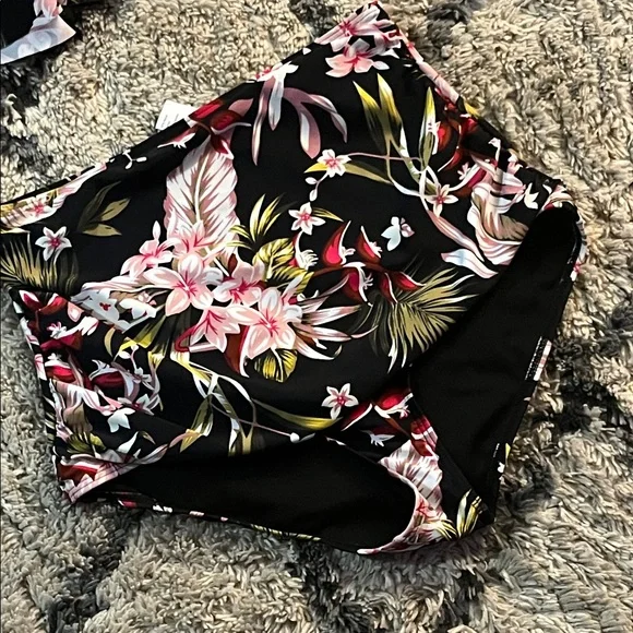 NWOT Cocoship Black Floral Two-Piece Bikini Set - Picture 3 of 11